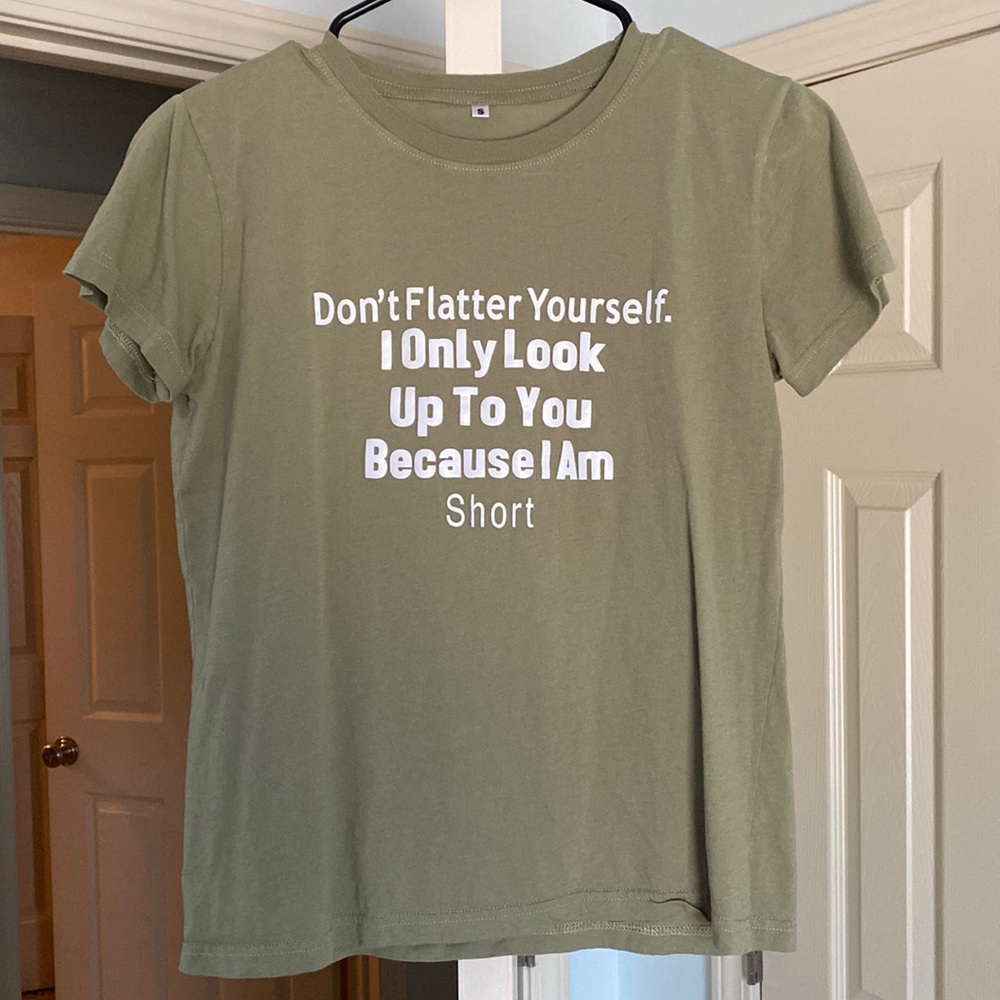 Never worn Juniors T shirt size small